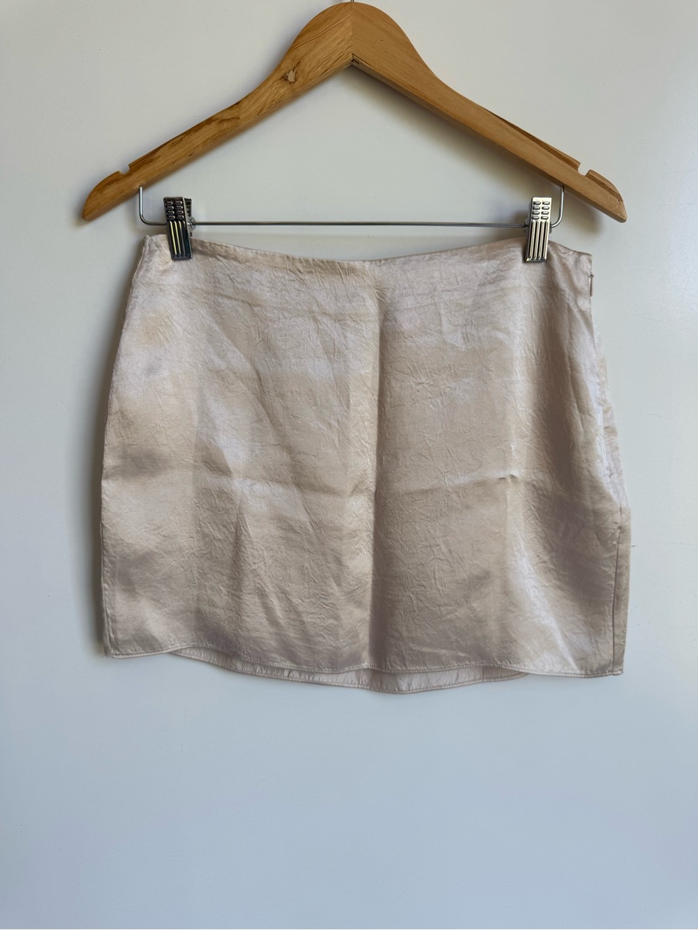 Babaton Cream Satin Mini Skirt - Picture 2 of 9